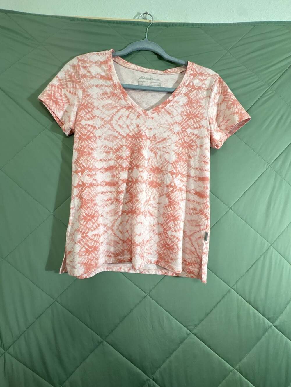 Eddie Bauer V-Neck T-Shirt Size S Pink White Tie Dye Short Sleeve